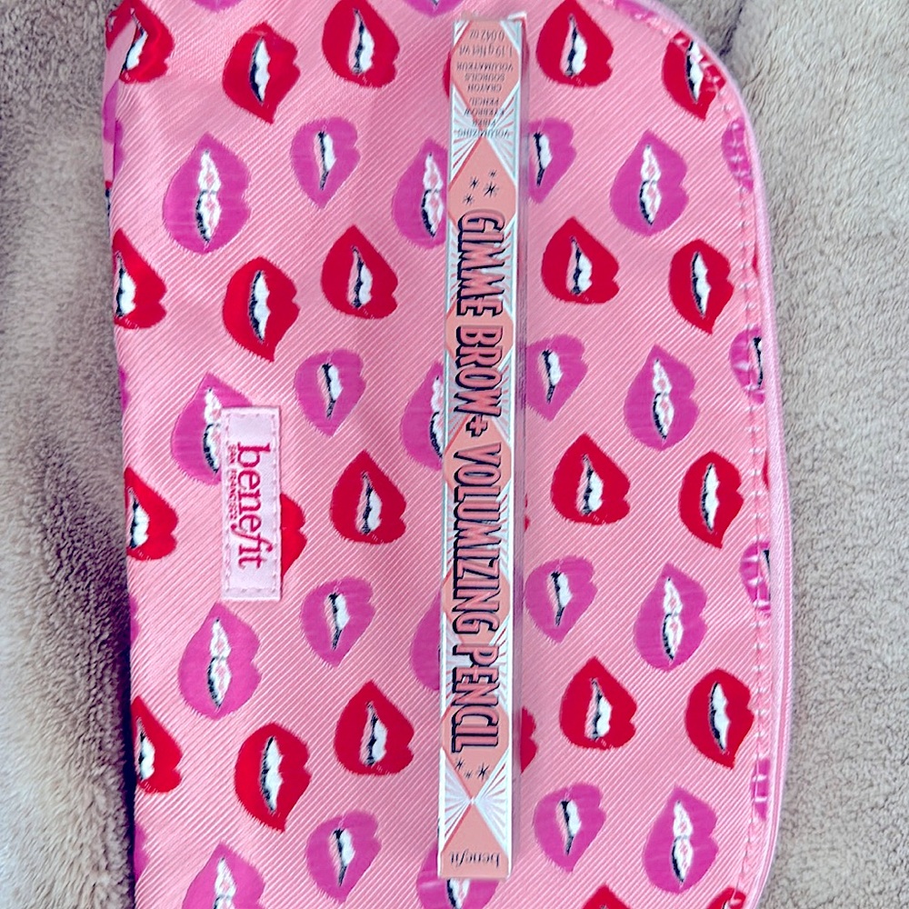 NIB Benefit Gimme Brow Volumizing Pencil #4 warm deep brown plus makeup bag